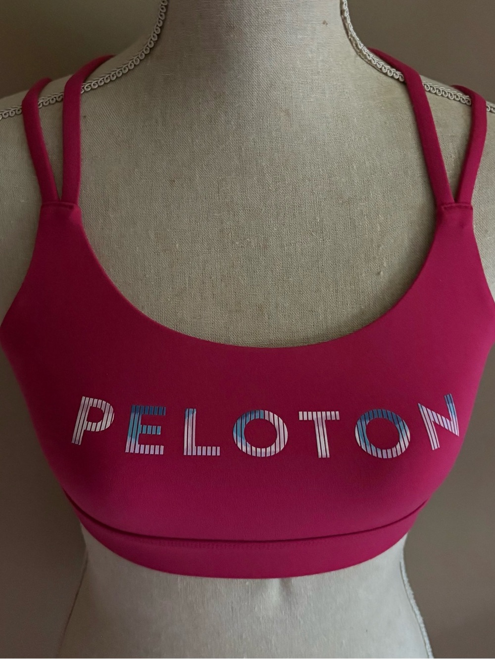 Peloton Womens Cadent Strappy Elevate Bra Magenta Pink Crop Sports Bra